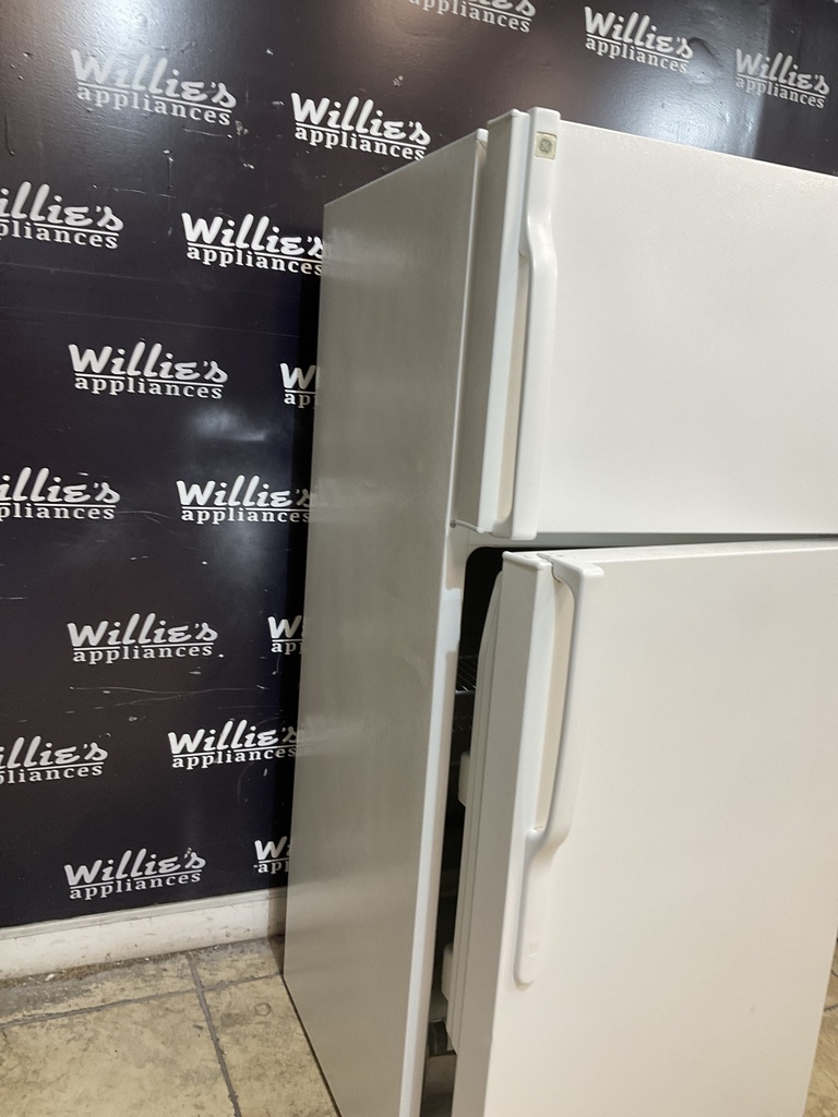 Ge Refrigerator Top and Bottom 28x61 1/2” (White) 