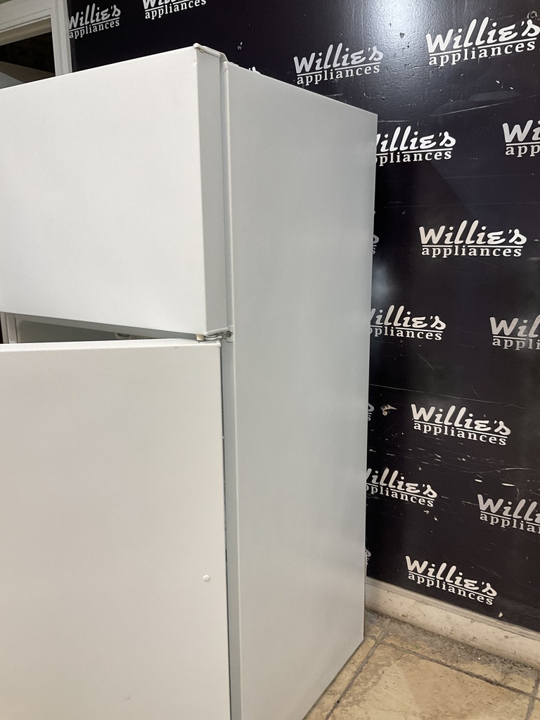 Ge Refrigerator Top and Bottom 28x61 1/2” (White) 