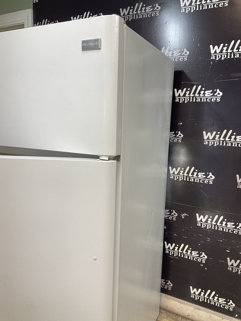 Frigidaire Refrigerator Top and Bottom 30x65 1/2” (white) 