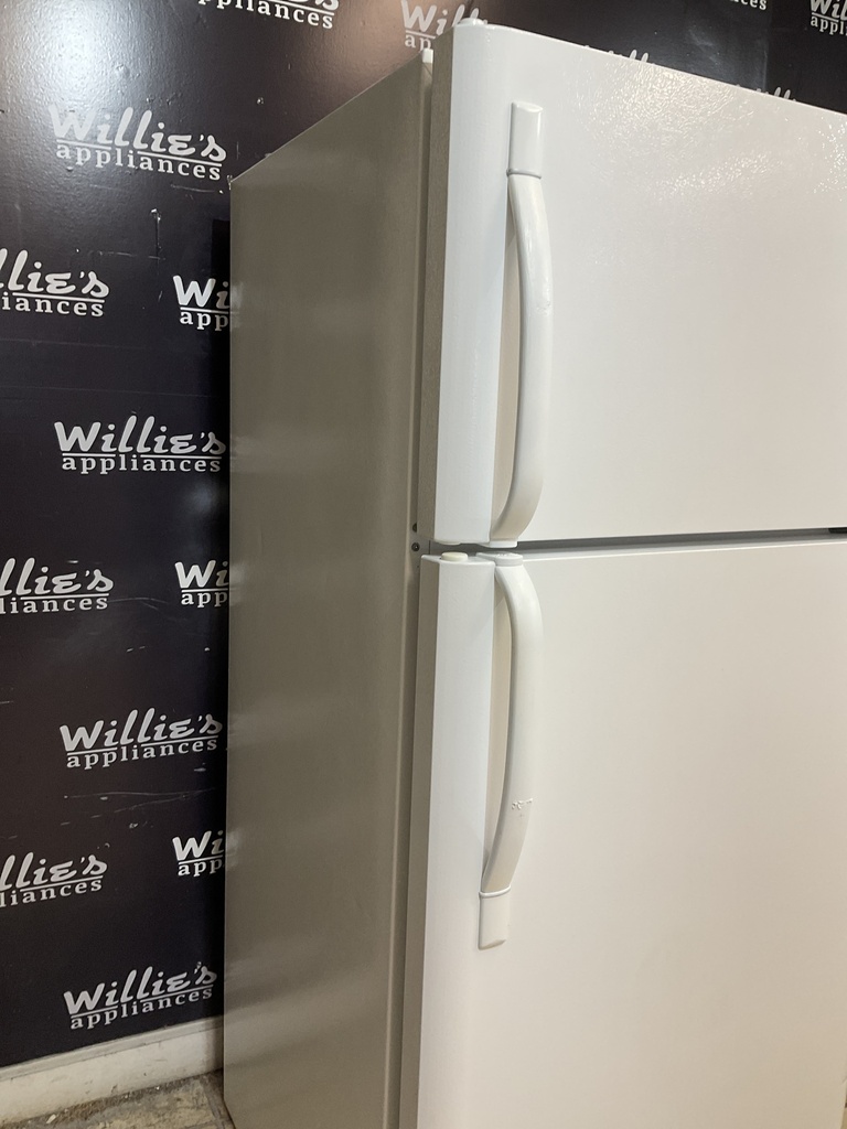 Frigidaire Refrigerator Top and Bottom 30x65 1/2” (white) 