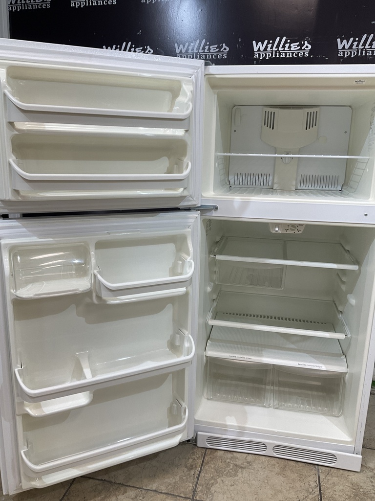 Frigidaire Refrigerator Top and Bottom 28x59 1/2” (white) 