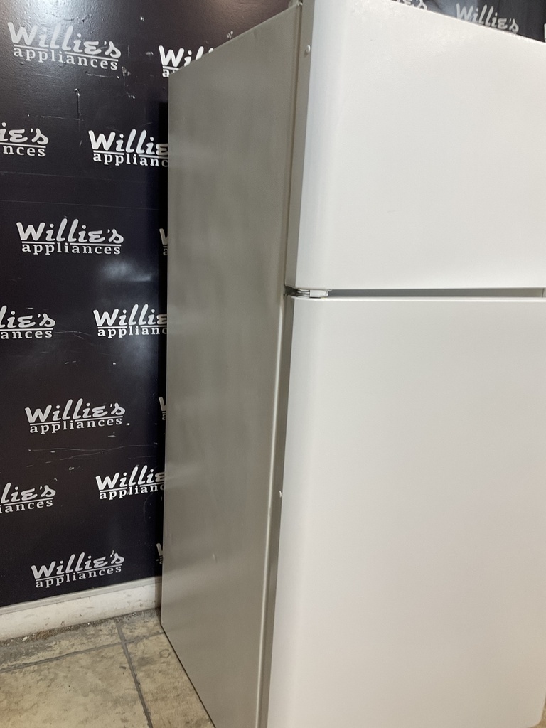 Frigidaire Refrigerator Top and Bottom 30x66 (White) 