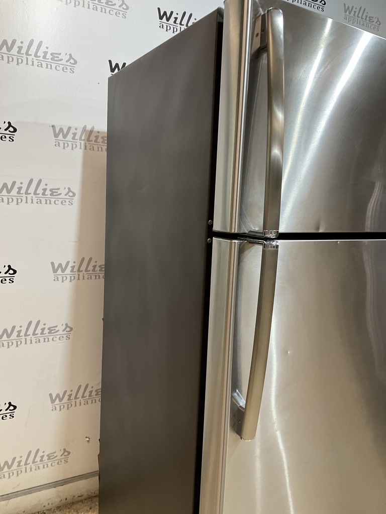 Ge Refrigerator Top and Bottom 28x66 1/2” (Stainless Steel) 