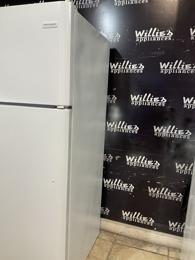 Frigidaire Refrigerator Top and Bottom 30x66 (white)