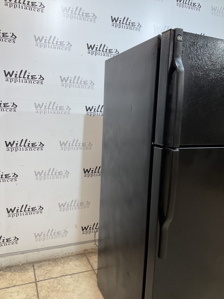 Ge Refrigerator Top and Bottom 28x64 1/2” (black) 