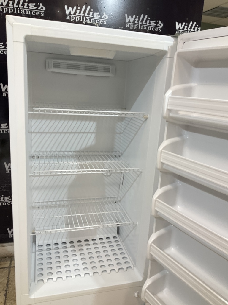 Frigidaire Freezer Upright 28x60 (White) 