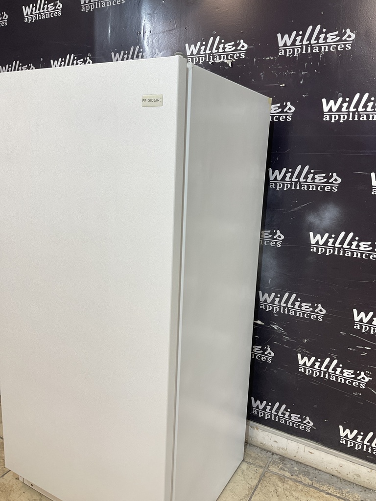 Frigidaire Freezer Upright 28x60 (White) 
