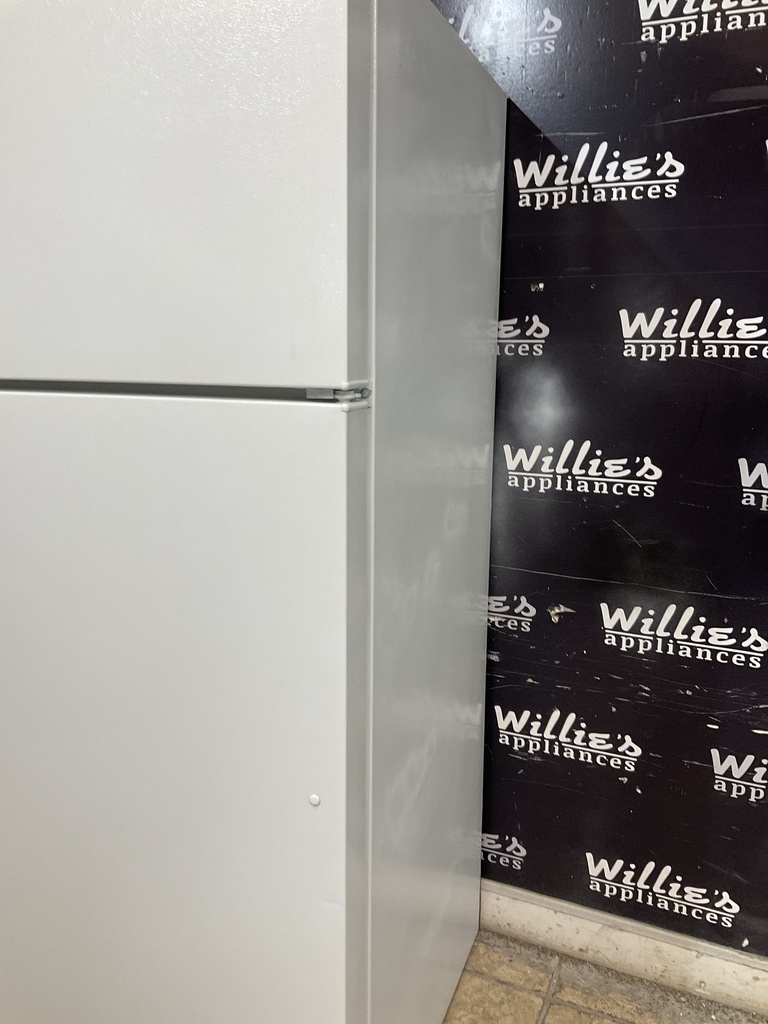 Ge Refrigerator Top and Bottom 28x64 1/2” (White) 