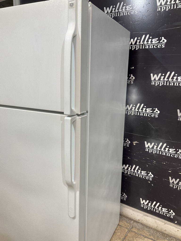 Ge Refrigerator Top and Bottom 28x61 1/2” (white) 