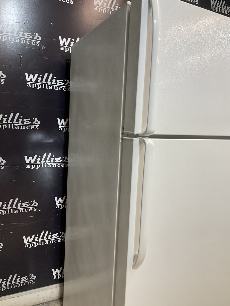 Ge Refrigerator Top and Bottom 28x67 (withe) 