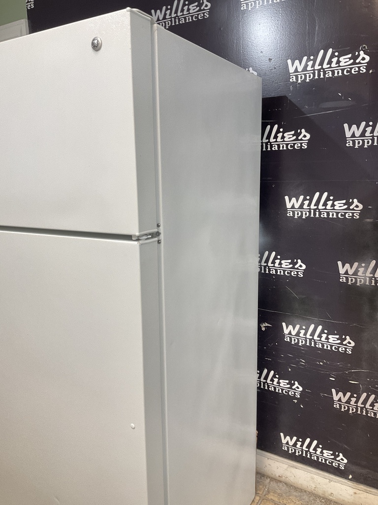 Ge Refrigerator Top and Bottom 28x67 (withe) 
