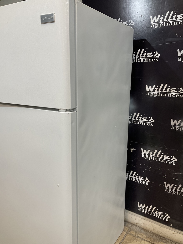Frigidaire Refrigerator Top and Bottom 30x66 (white) 