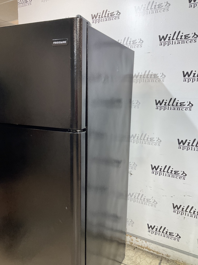 Frigidaire Top and Bottom 30x66 (black) 