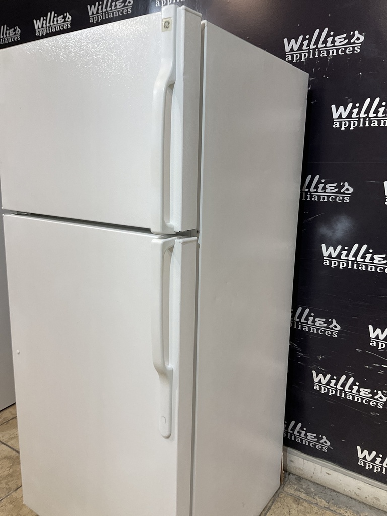 Ge Refrigerator Top and Bottom 28x64 1/2” (White) 