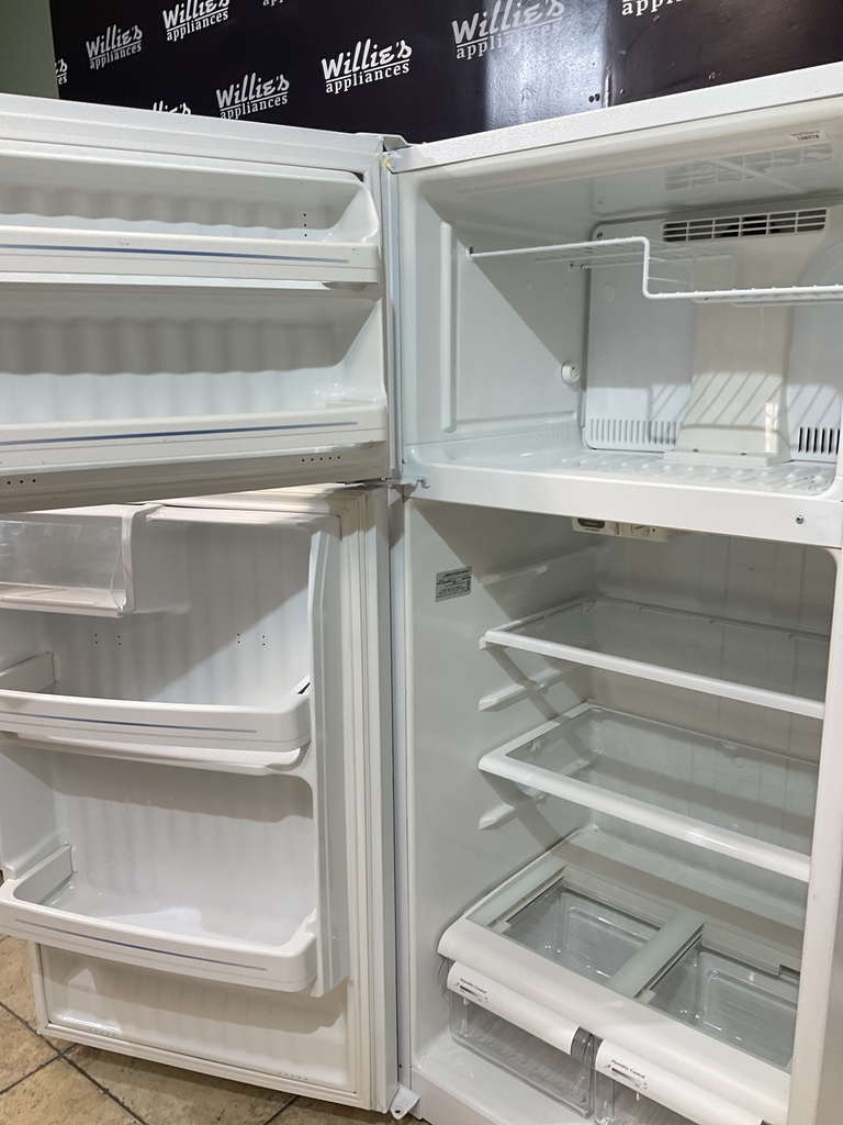 Ge Refrigerator Top and Bottom 28x64 1/2” (White) 