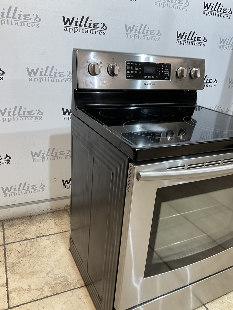 Samsung Electric Stove 220volts (40/50 AMP) 30inches {3 prong} (Stainless steel} 