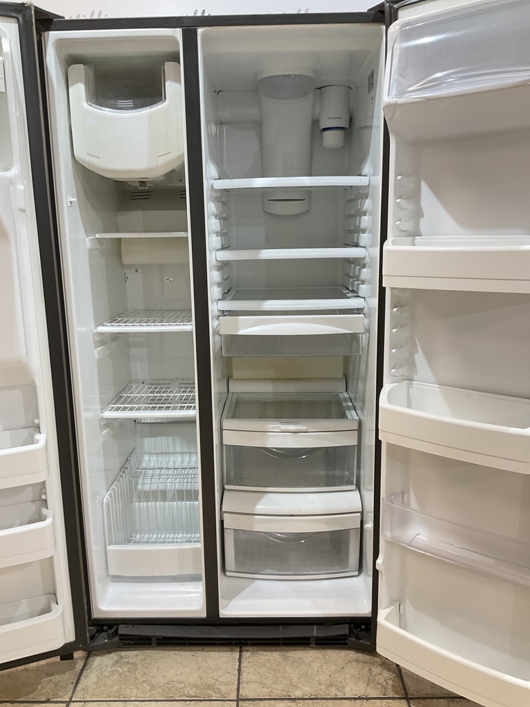 Ge Refrigerator Side by Side 36x69 1/2” (Dark Stainless)