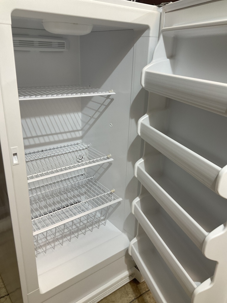 Frigidaire Freezer Upright 30x61 1/2” (White)
