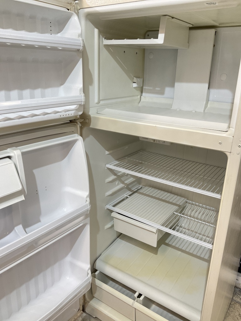 Hotpoint Top and Bottom 28x65 (Bisque) 