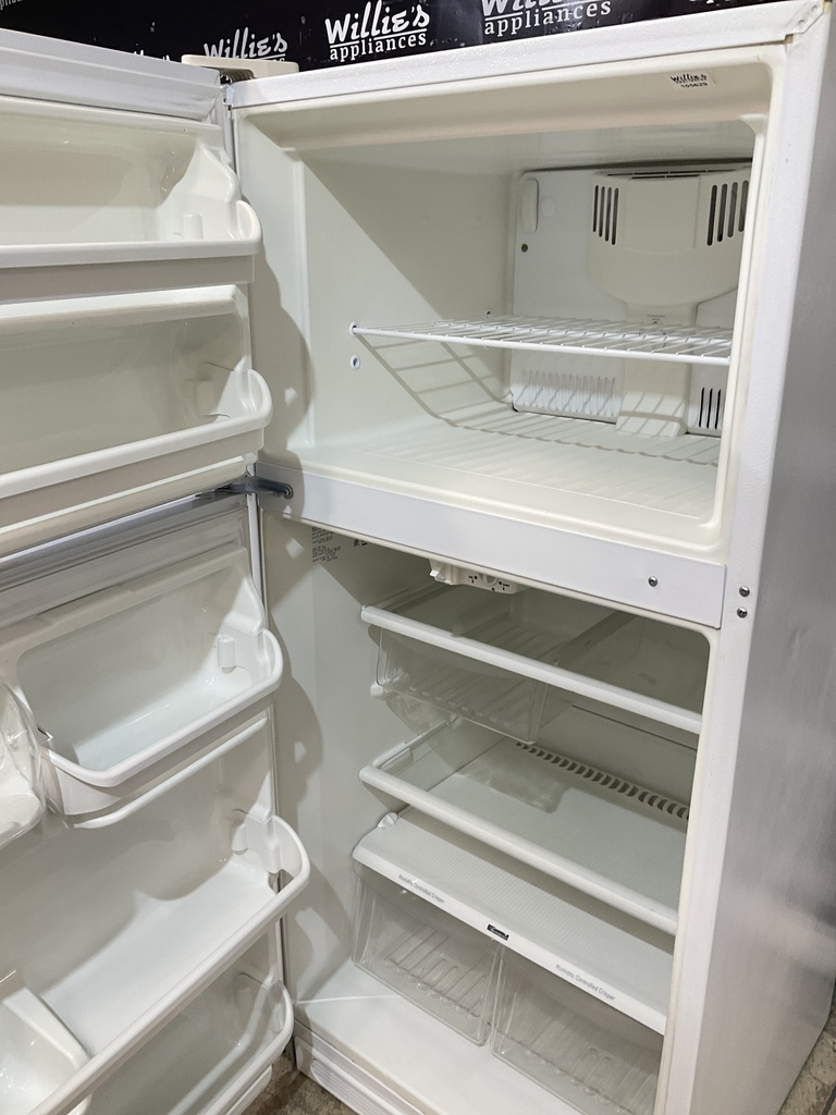 Ge Refrigerator Top and Bottom 28x60 1/2” (White)