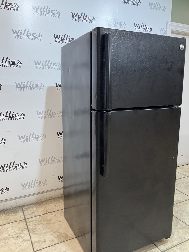 Ge Refrigerator Top and Bottom 28x64 1/2” (Black) 