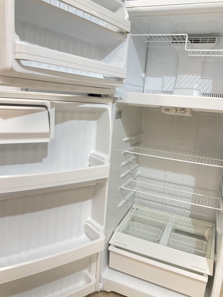 Ge Refrigerator Top and Bottom 28x67  (White) 