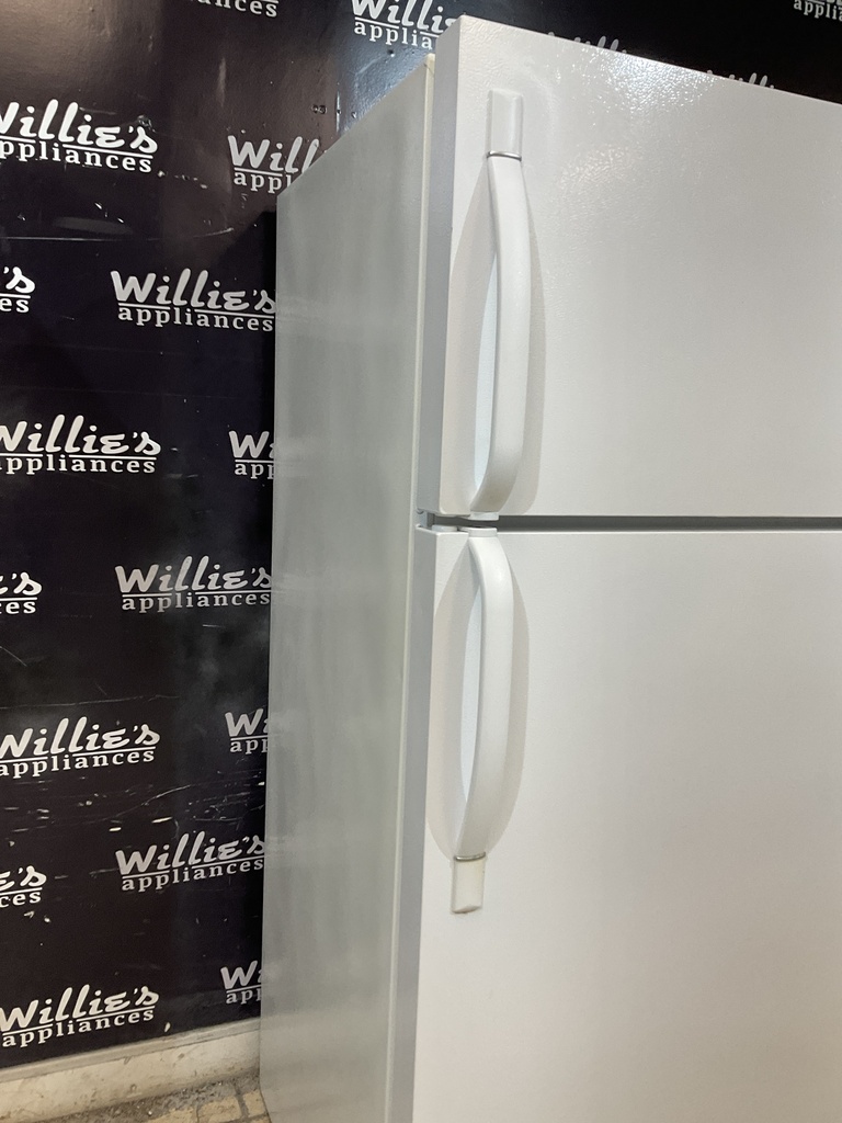 White Westinghouse Refrigerator Top and Bottom 30x66 (White)