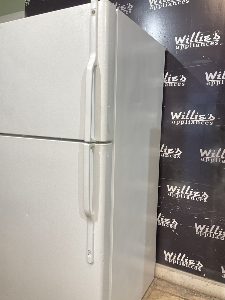 Ge Refrigerator Top and Bottom 33x67 (white) 