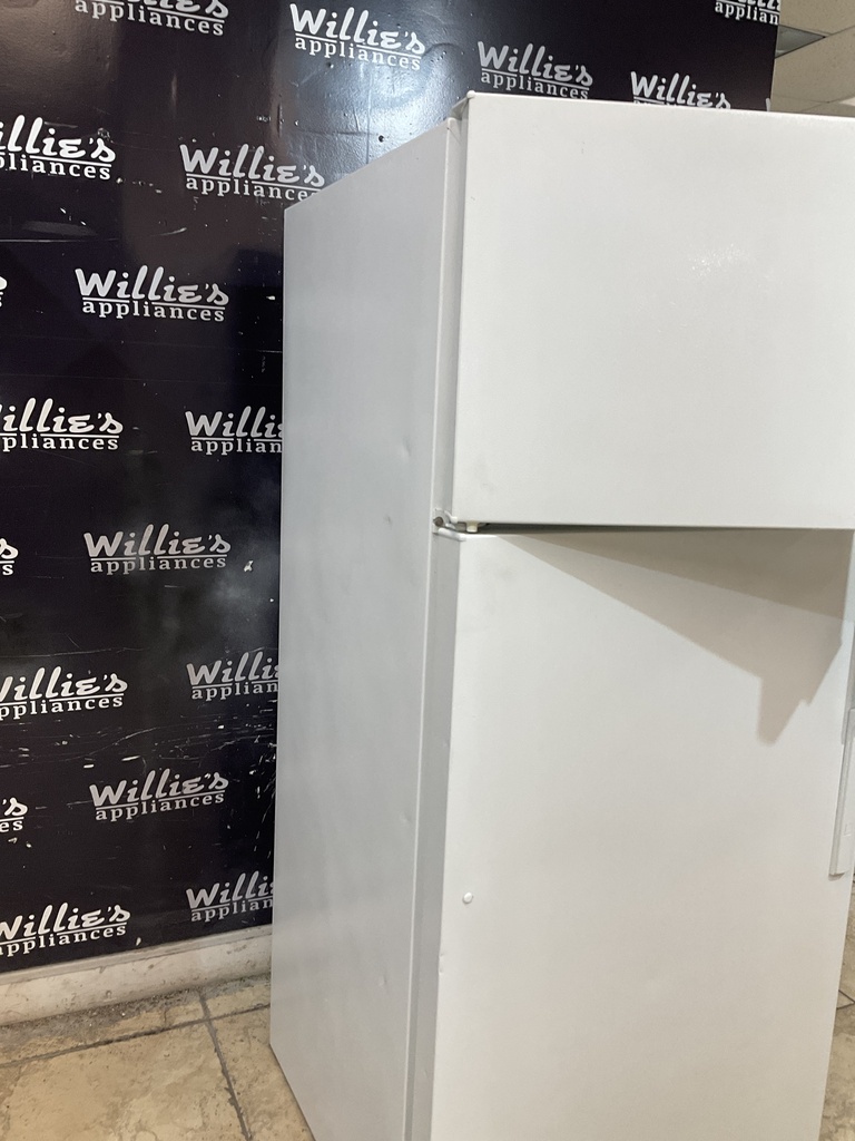 Ge Refrigerator Top and Bottom 28x64 1/2” (White) 
