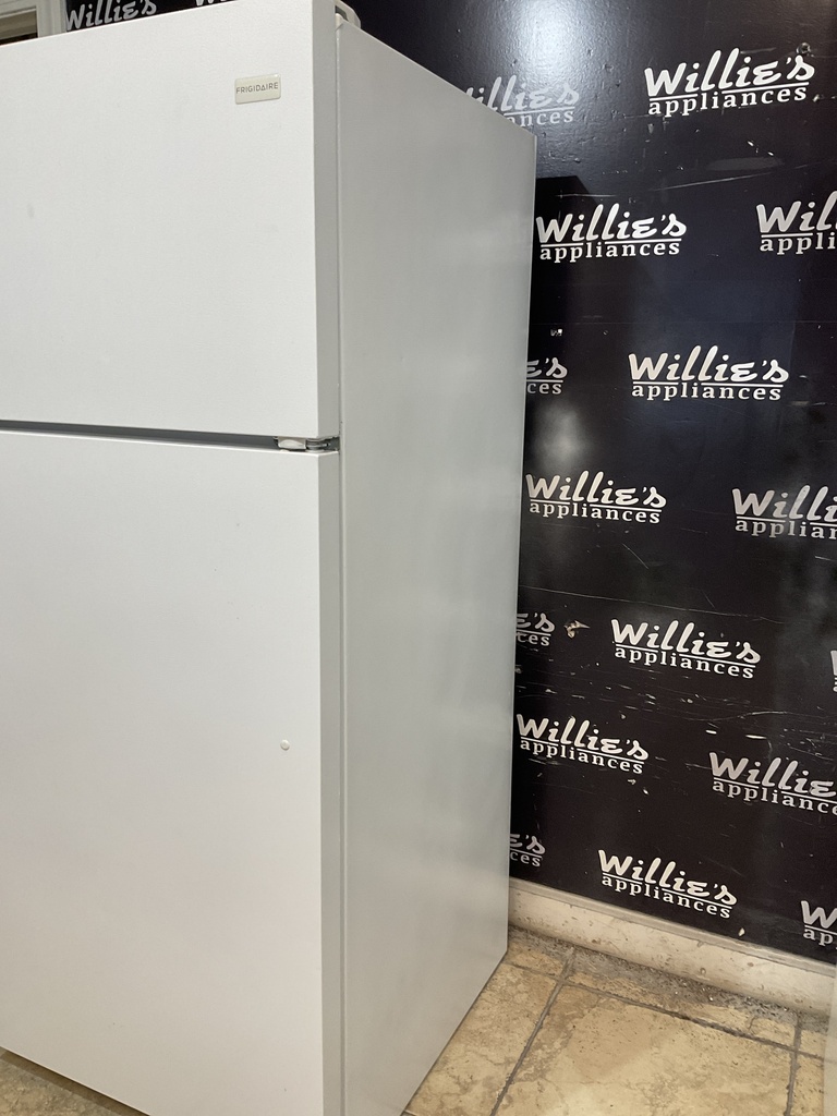 Frigidaire Refrigerator Top and Bottom 28 1/2” x 65” (White)