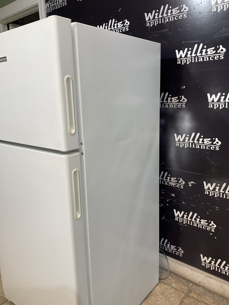 Hotpoint Refrigerator Top and Bottom 28x61 1/2” (White) 