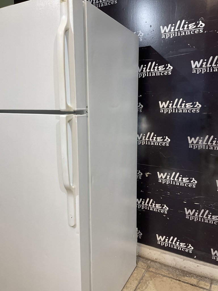 Ge Refrigerator Top and Bottom 28x67 1/2” (White)