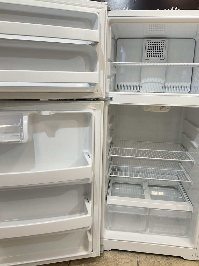 Hotpoint Refrigerator Top and Bottom 28x61 1/2” (White) 