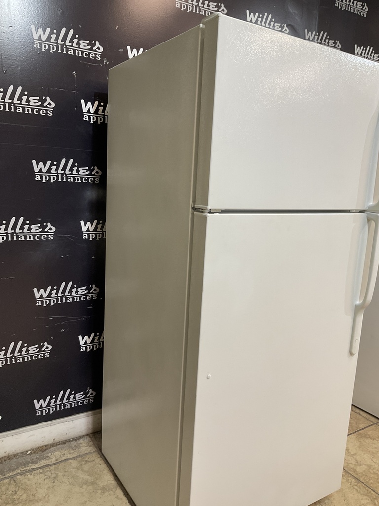 Ge Refrigerator Top and Bottom 28x64 1/2” (White) 