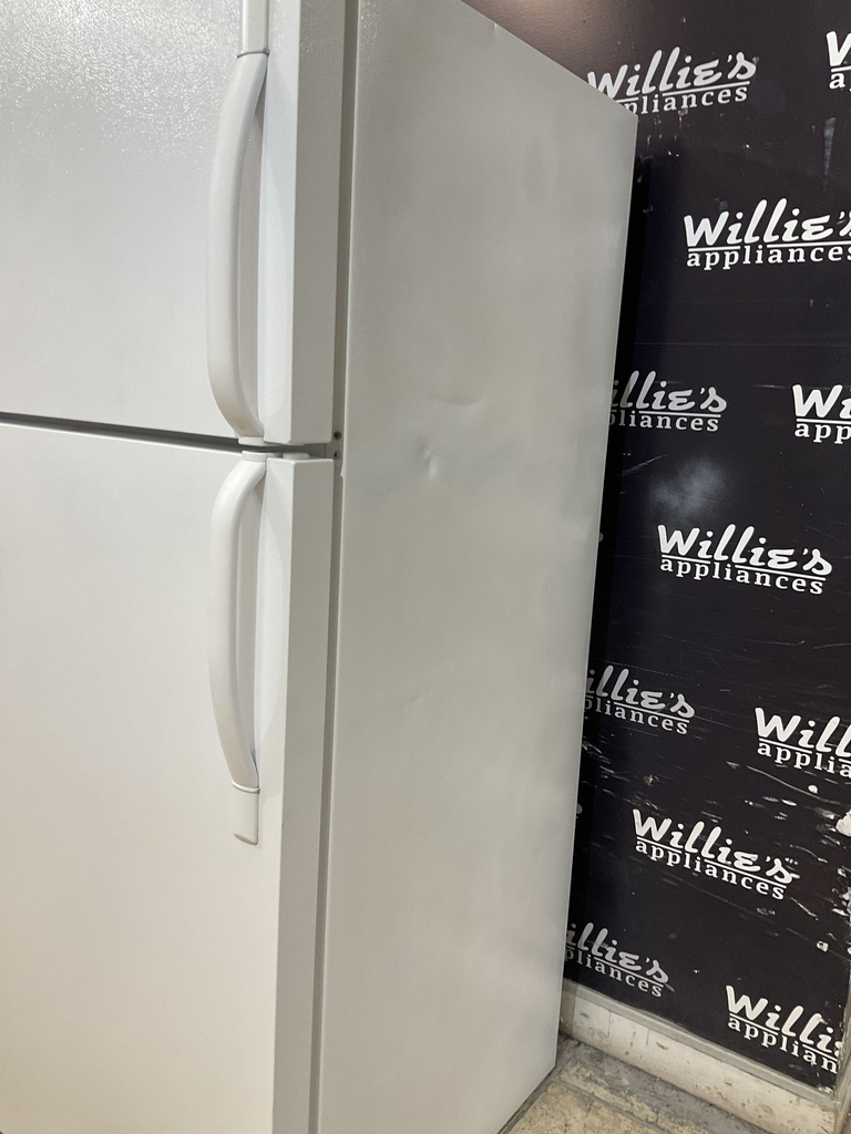 Frigidaire Refrigerator Top and Bottom 30x66 (white) 