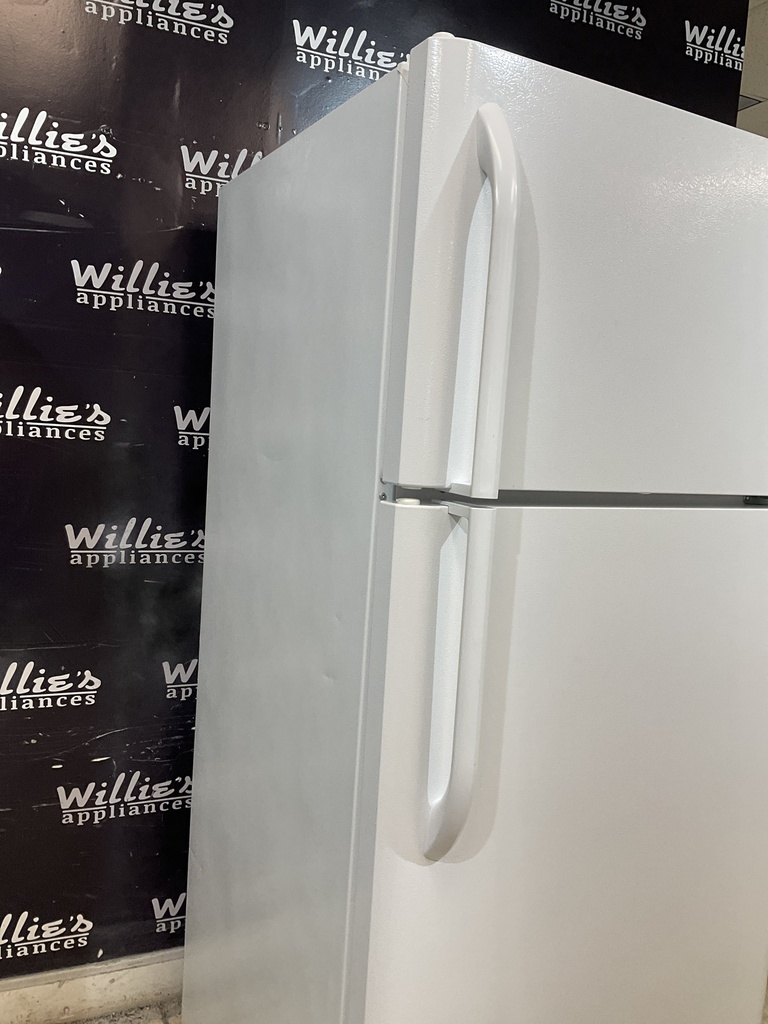 Frigidaire Refrigerator Top and Bottom 30x66 (white)