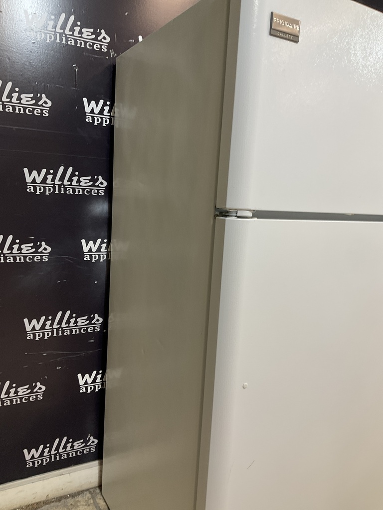 Frigidaire Refrigerator Top and Bottom 30x66 1/2” (white) 