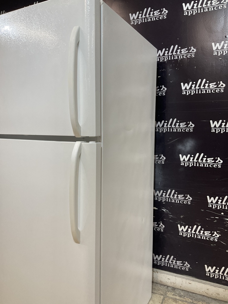 Frigidaire Refrigerator Top and Bottom 30x68 1/2” (white) 