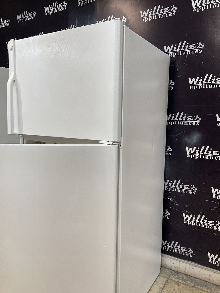 Ge Refrigerator Top and Bottom 30x66 1/2” (White) 