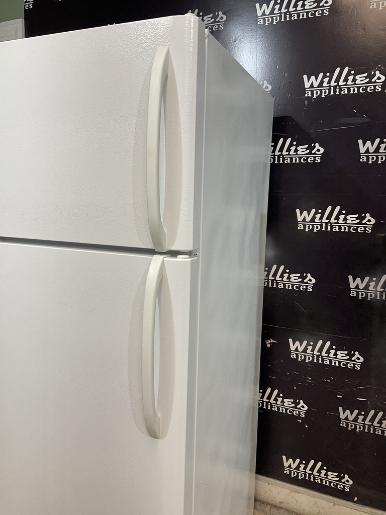 Frigidaire Refrigerator Top and Bottom 30x66 (white) 
