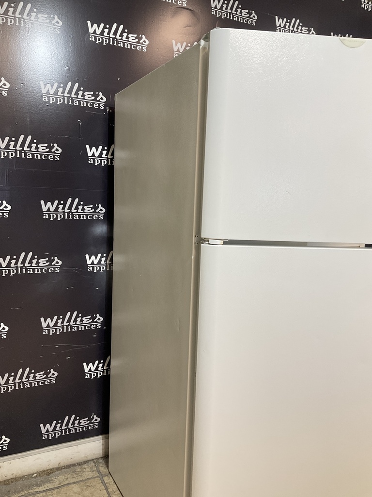 Frigidaire Refrigerator Top and Bottom 30x69 (White) 