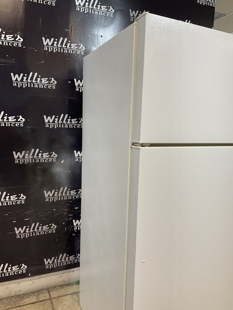 Hotpoint Refrigerator Top and Bottom 28x64 1/2” (White) 