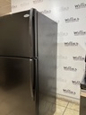 Whirlpool Refrigerator Top and Bottom 33x66 (Black) 