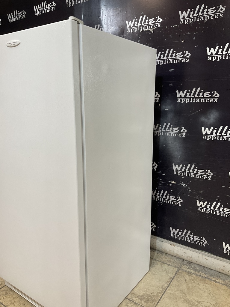 Frigidaire Freezer Upright 28x59 1/2” (White) 
