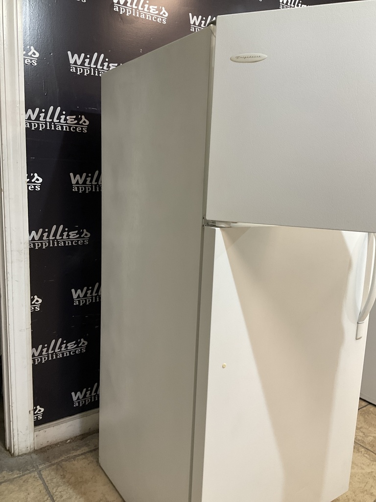 Frigidaire Refrigerator Top and Bottom 28x64 1/2” (White) 