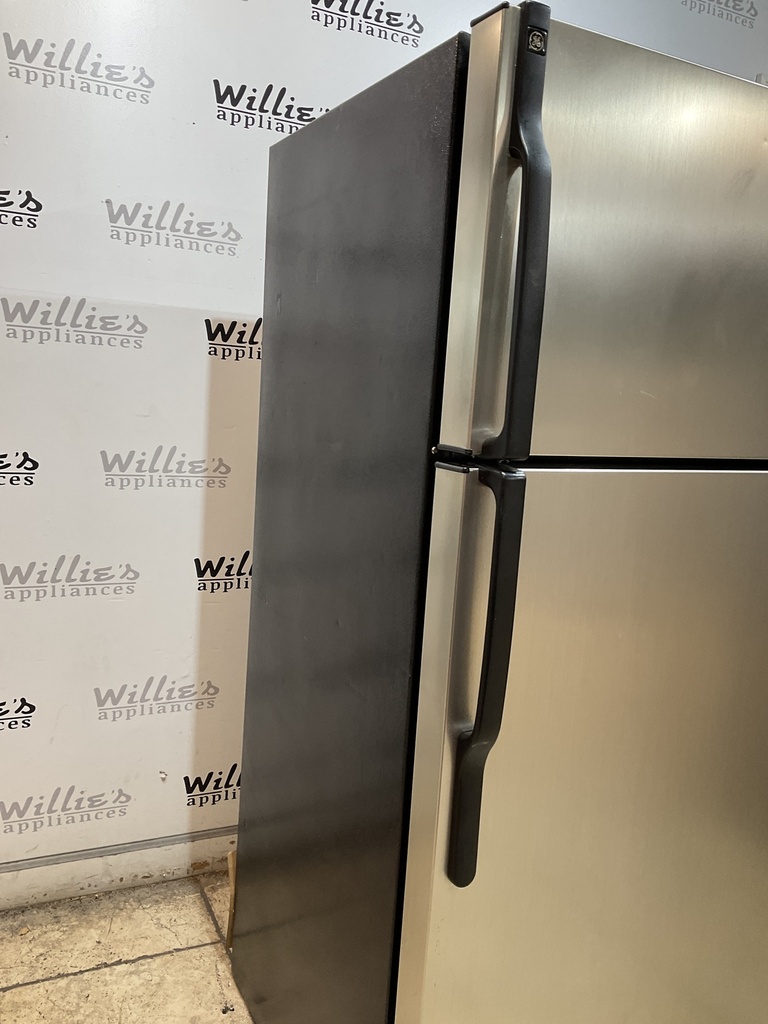 Ge Refrigerator Top and Bottom 28x64 1/2” (Stainless Steel)