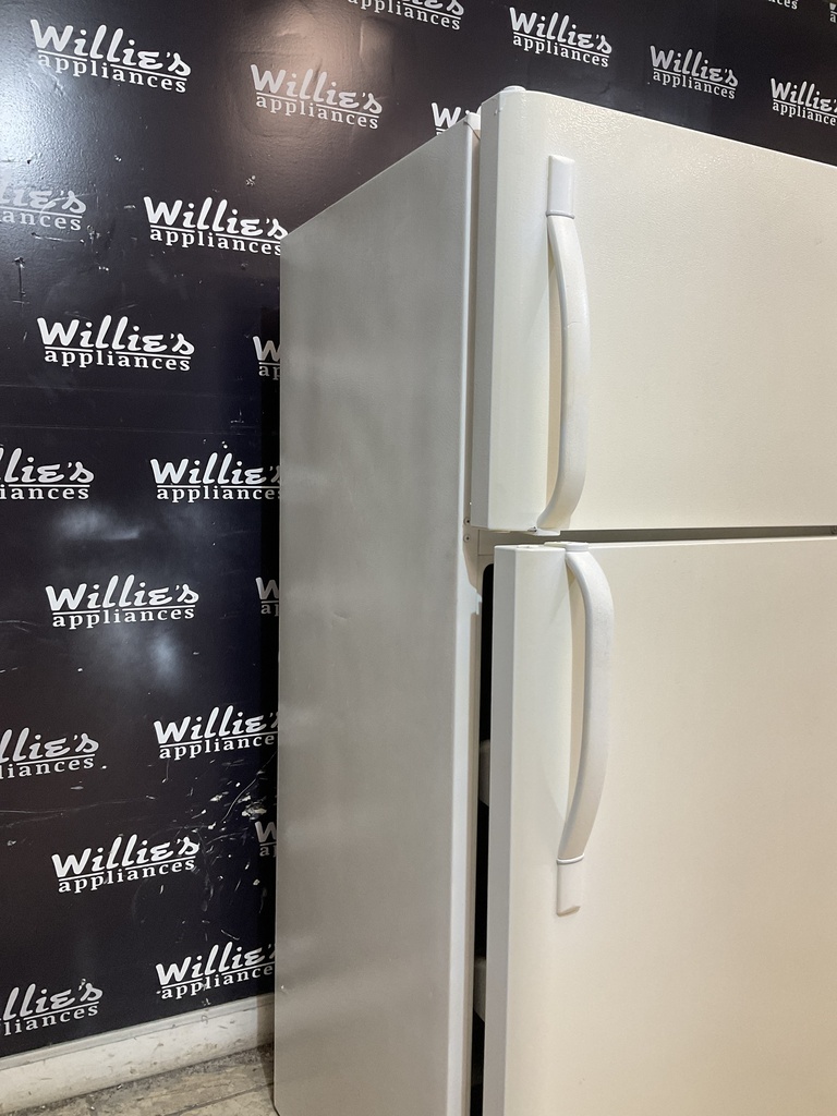 Frigidaire Refrigerator Top and Bottom 30x65 1/2” (Bisque/White)