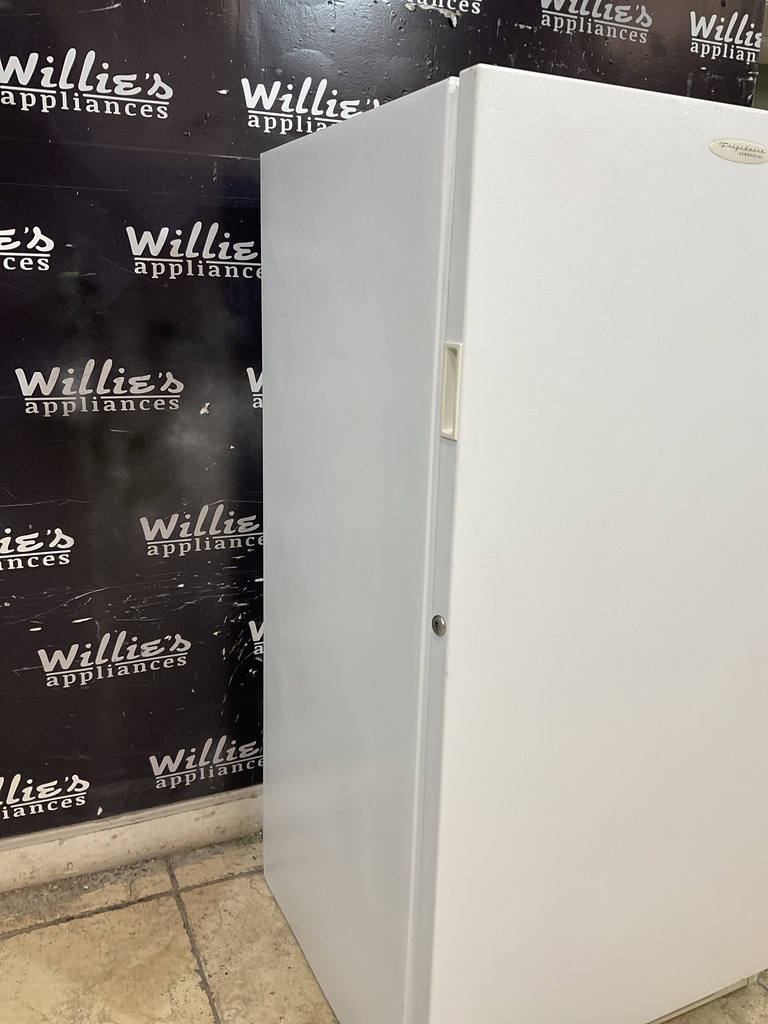 Frigidaire Freezer Upright 28x55 /12” (White)