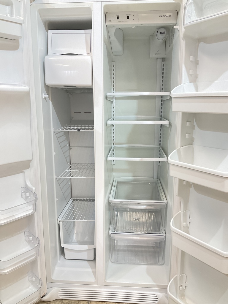 Frigidaire Refrigerator Top and Bottom 34x69 1/2” (White) 