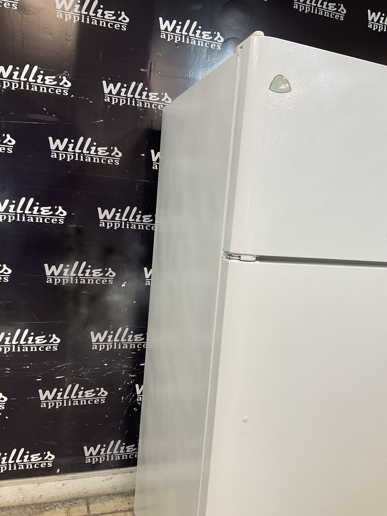 White Westinghouse Refrigerator Top and Bottom 30x66 1/2” (White) 